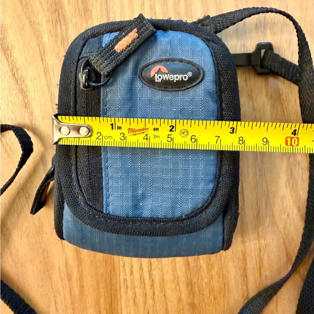 LowePro 4x3 Blue and Black Cross Body Compact Camera Bag